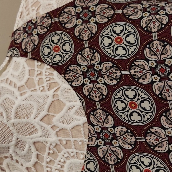 MAX STUDIO Asymmetrical Printed Sleeveless Layered Top - Picture 2 of 9